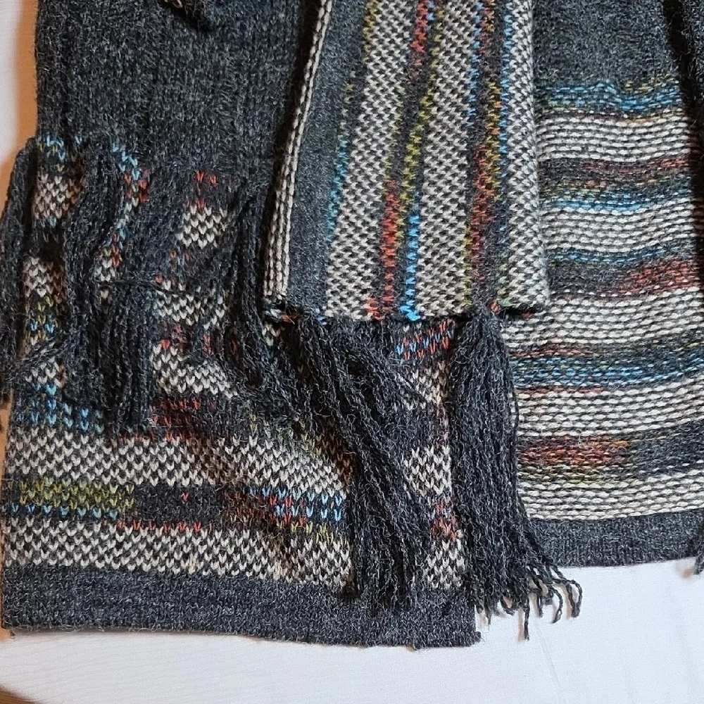 Monoreno Gray Multicolor Fringe Cardigan